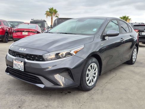 Used 2024 Kia Forte LX FWD image 3