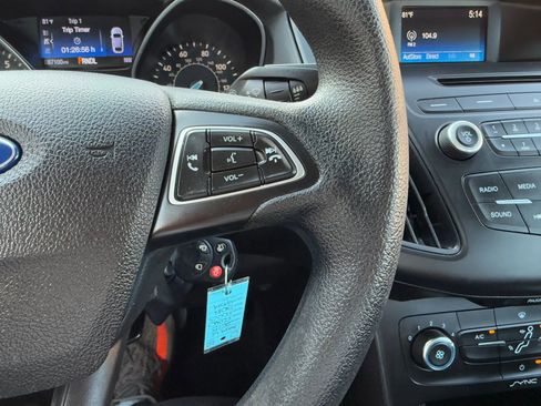 Used 2015 Ford Focus SE image 28
