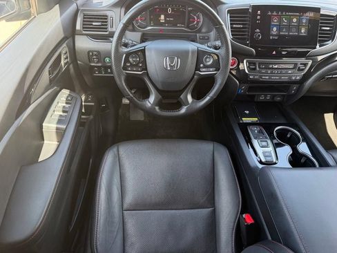 Used 2024 Honda Passport Black Edition image 9