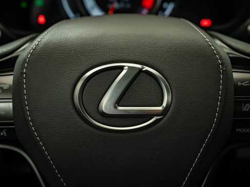 Used 2023 Lexus LC 500 Coupe w/ Performance Package image 32