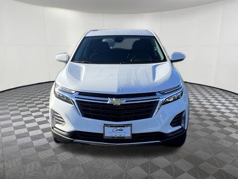 Used 2024 Chevrolet Equinox LT image 2