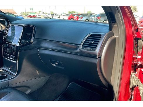 Used 2019 Jeep Grand Cherokee Limited X image 17