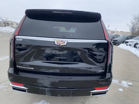 Used 2024 Cadillac Escalade Premium Luxury Platinum image 12