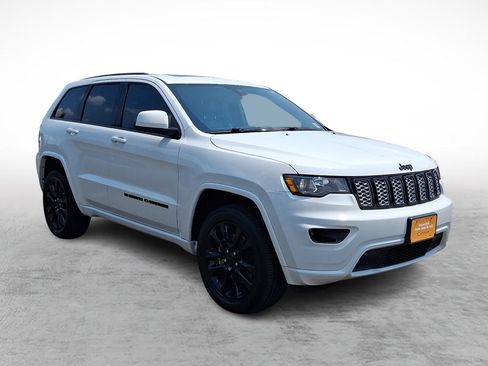 Used 2022 Jeep Grand Cherokee Laredo X AWD/4WD image 7