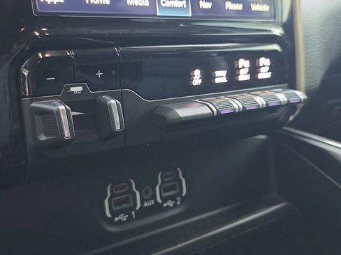 Used 2022 RAM 1500 Laramie AWD/4WD image 33