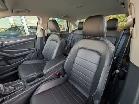 Used 2023 Volkswagen Jetta SE image 10