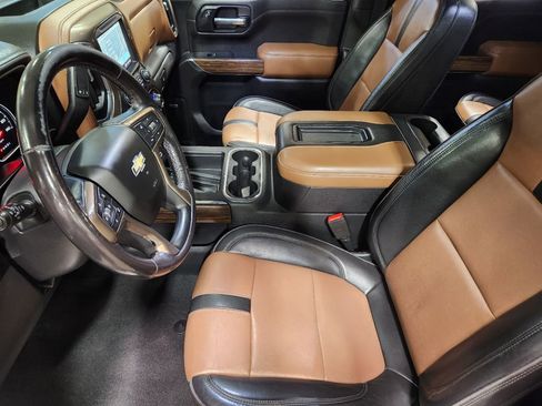 Used 2021 Chevrolet Silverado 1500 High Country w/ Technology Package AWD/4WD image 31