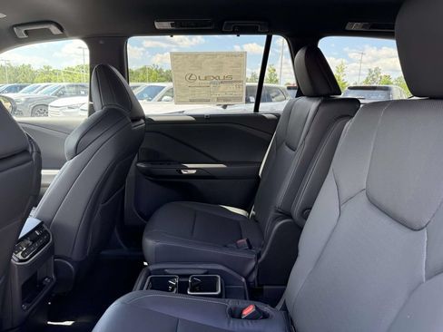 Used 2026 Lexus TX 500h AWD w/ Technology Package image 15