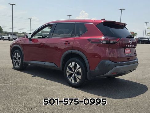 Used 2021 Nissan Rogue SV w/ Premium Package FWD image 3