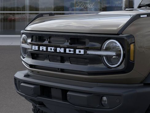 New 2025 Ford Bronco Outer Banks w/ Sasquatch Package image 19