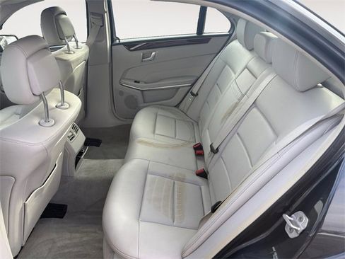 Used 2014 Mercedes-Benz E 350 4MATIC Sedan image 13