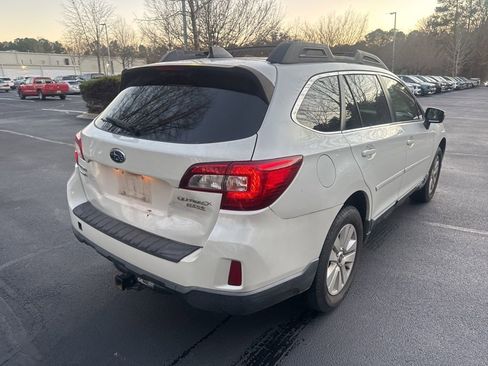 Used 2017 Subaru Outback 2.5i Premium image 16