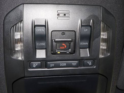 Used 2023 Toyota Highlander XSE image 33