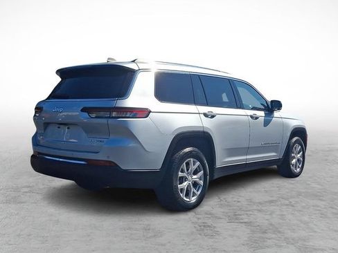 Used 2023 Jeep Grand Cherokee L Limited AWD/4WD image 6