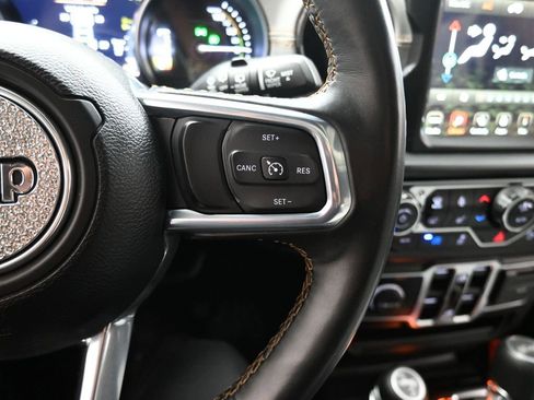 Used 2022 Jeep Wrangler Unlimited Sahara image 26