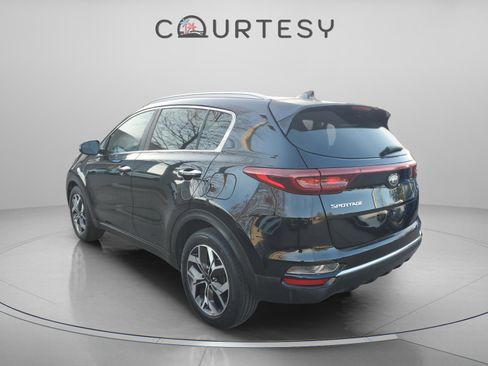 Used 2020 Kia Sportage EX image 3