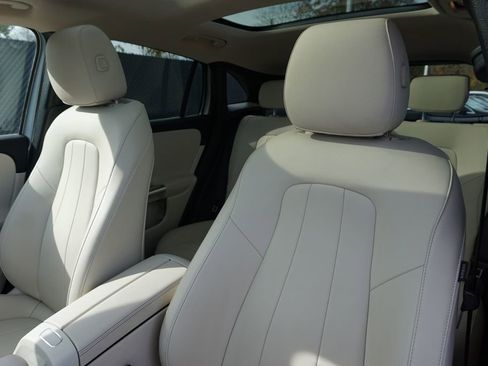 Certified 2021 Mercedes-Benz GLA 250 image 11