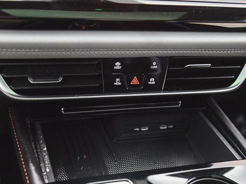 Used 2025 Volkswagen Atlas Peak Edition SE image 27