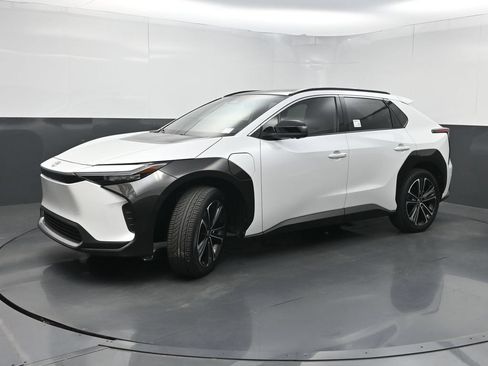 Used 2024 Toyota bZ4X AWD w/ Weather Package image 22