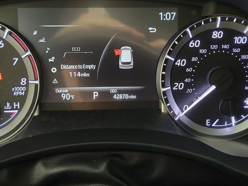 Used 2024 Toyota Highlander XSE FWD image 2