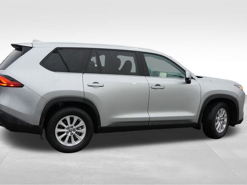 Used 2024 Toyota Grand Highlander XLE image 6