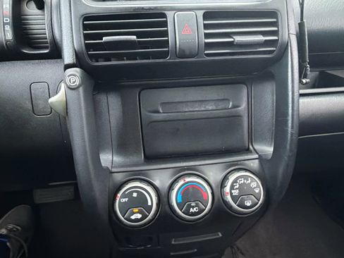 Used 2004 Honda CR-V LX image 21