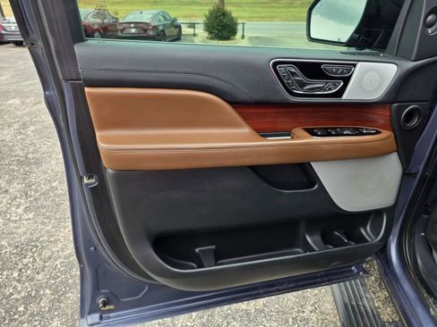 Used 2023 Lincoln Navigator L Reserve AWD/4WD image 10