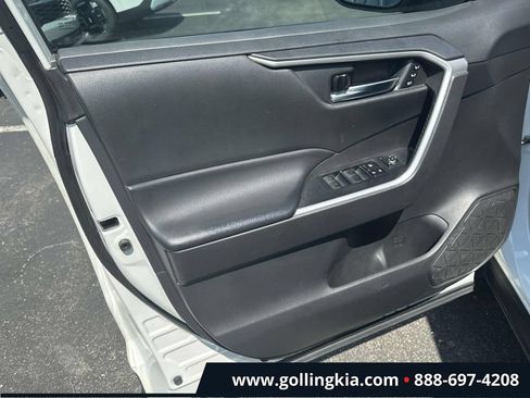 Used 2022 Toyota RAV4 XLE Premium AWD/4WD image 15