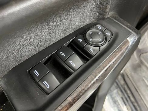 Used 2022 GMC Sierra 1500 Denali w/ Technology Package AWD/4WD image 13