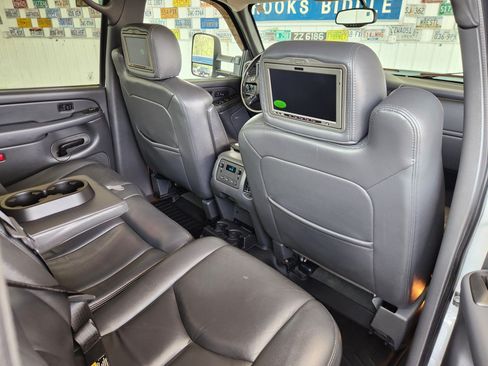 Used 2006 Chevrolet Silverado 3500 LT w/ Heavy-Duty Power Package AWD/4WD image 29