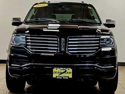 Used 2016 Lincoln Navigator Select image 6