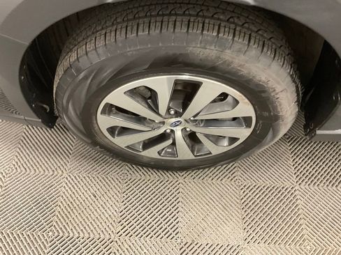 Used 2025 Subaru Outback Premium w/ Popular Package #1A image 7