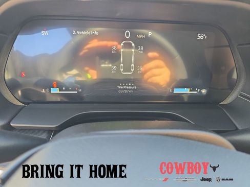 Used 2023 Jeep Grand Cherokee L Laredo image 17