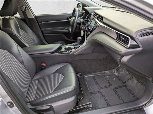 Used 2020 Toyota Camry SE image 20