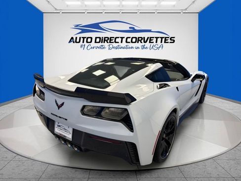 Used 2018 Chevrolet Corvette Z06 w/ Carbon 65 Edition RWD image 11