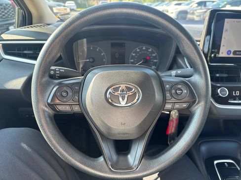 Used 2025 Toyota Corolla LE FWD image 21