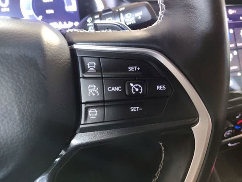 Used 2021 Jeep Grand Cherokee L Laredo image 24