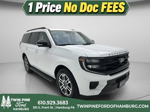 Used 2025 Ford Expedition Active AWD/4WD image 1