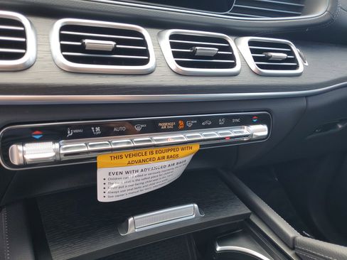 New 2026 Mercedes-Benz GLS 580 4MATIC image 32