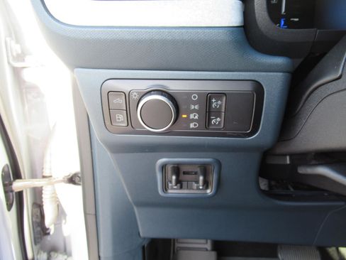 Used 2025 Ford Maverick XLT w/ Equipment Group 301A image 20