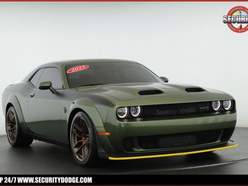 Used 2023 Dodge Challenger SRT Hellcat image 1