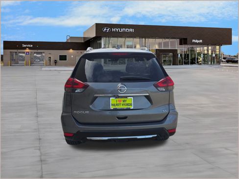 Used 2018 Nissan Rogue SL w/ Premium Package image 10