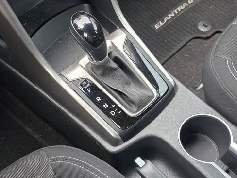 Used 2013 Hyundai Elantra GT w/ Touch & Go Pkg FWD image 30