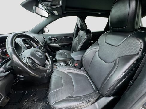 Used 2021 Jeep Cherokee Latitude Lux 80th Anniv w/ Quick Order Package 26U 80TH image 13