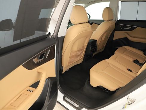 Certified 2023 Audi Q8 Prestige w/ Prestige Package image 27