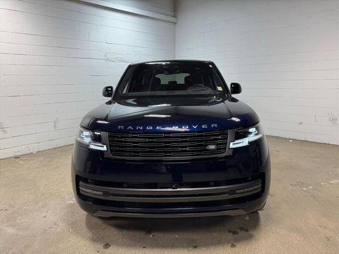 Used 2023 Land Rover Range Rover SE image 3
