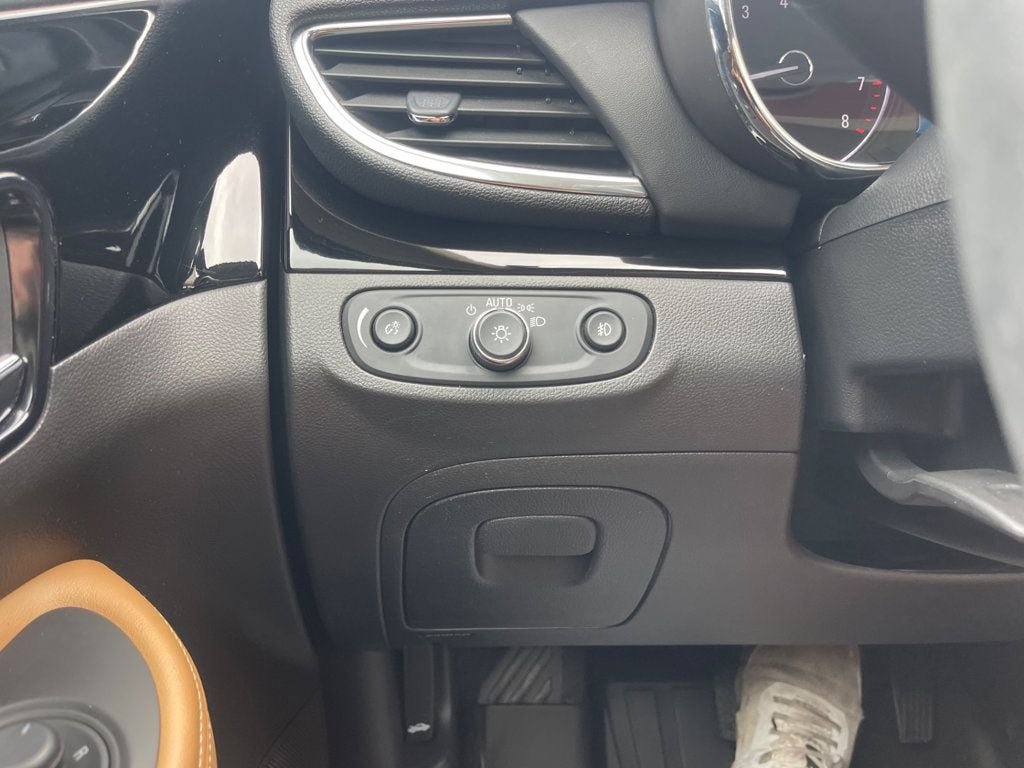 Used 2018 Buick Encore Essence FWD image 16
