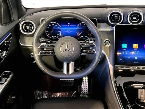 Used 2025 Mercedes-Benz GLC 300 4MATIC image 6