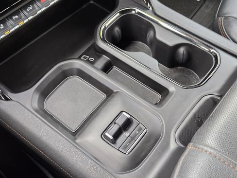 Used 2024 GMC Sierra 2500 AT4 w/ AT4 Premium Plus Package AWD/4WD image 21