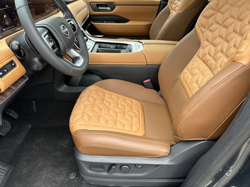 New 2026 Nissan Armada Platinum Reserve image 9